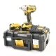 Гайковерт с АКБ 18.0В,2х5.0Ач Li-Ion,950Нм,1/2",кейс DEWALT