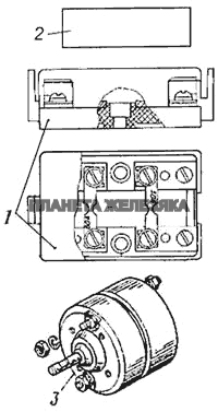 Предохранители электрических цепей и электродвигатель вентилятора КамАЗ-4326